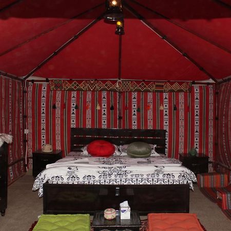 Fulayj al Masha'ikh Queen Desert Camp מראה חיצוני תמונה