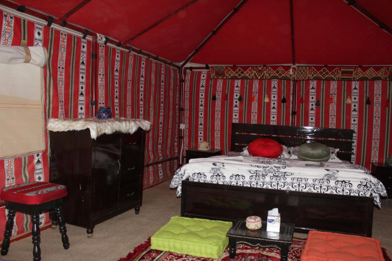 Fulayj al Masha'ikh Queen Desert Camp מראה חיצוני תמונה