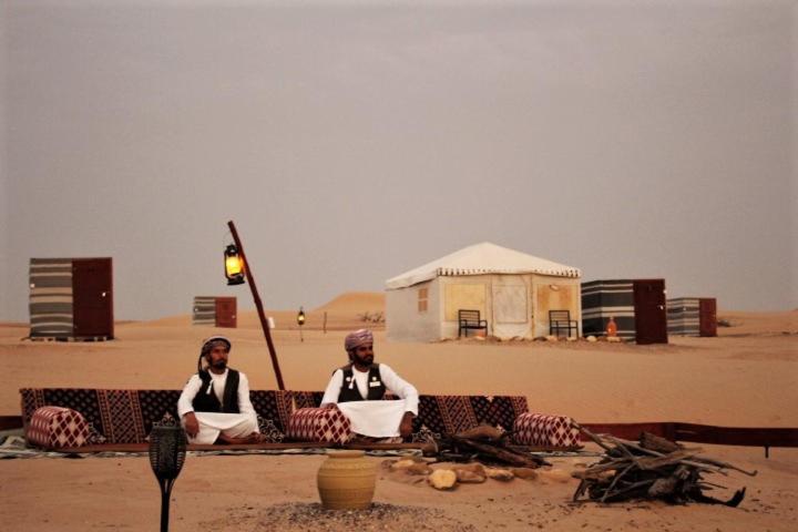 Fulayj al Masha'ikh Queen Desert Camp מראה חיצוני תמונה