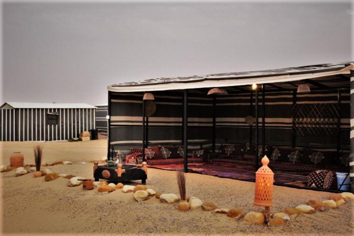Fulayj al Masha'ikh Queen Desert Camp מראה חיצוני תמונה