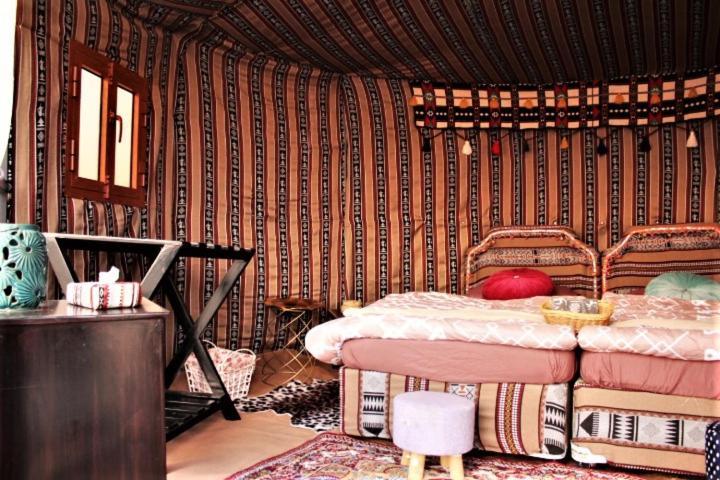 Fulayj al Masha'ikh Queen Desert Camp מראה חיצוני תמונה