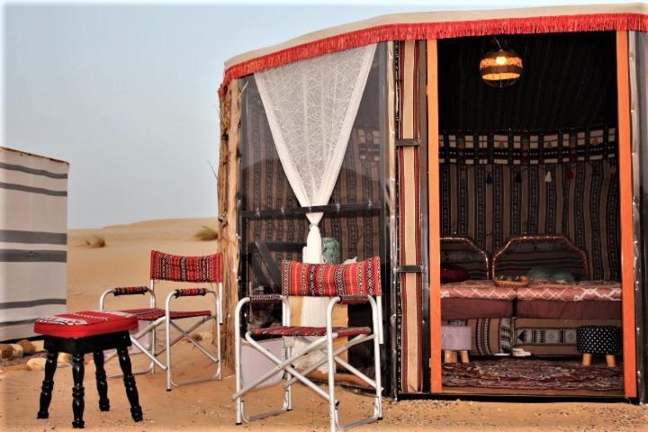 Fulayj al Masha'ikh Queen Desert Camp מראה חיצוני תמונה