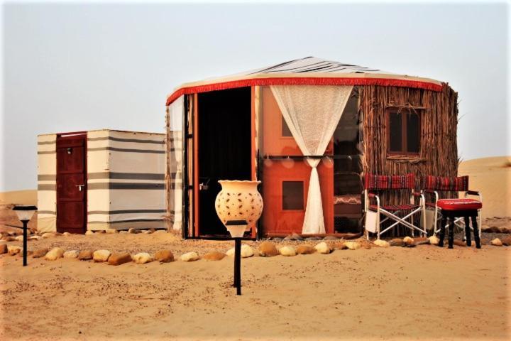 Fulayj al Masha'ikh Queen Desert Camp מראה חיצוני תמונה
