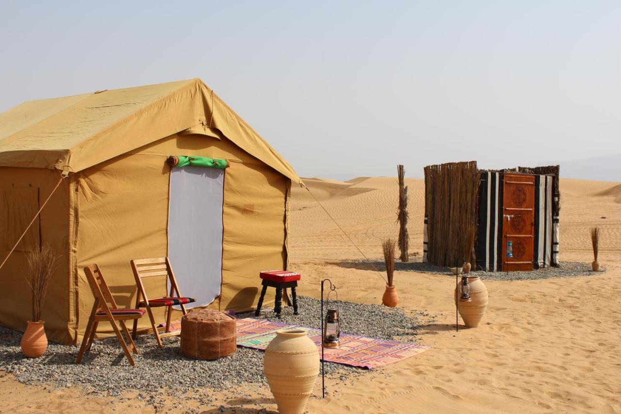 Fulayj al Masha'ikh Queen Desert Camp מראה חיצוני תמונה