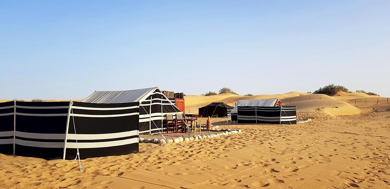 Fulayj al Masha'ikh Queen Desert Camp מראה חיצוני תמונה